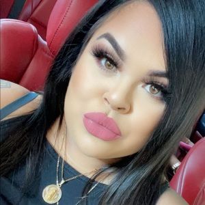 Meet your Posher, Tina